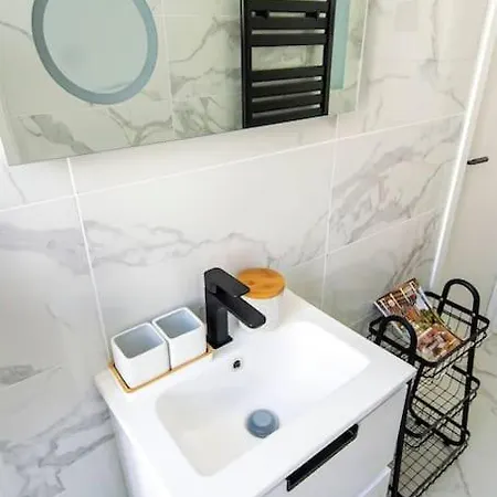 Elegant T2 Renove 4 Pers, Centre Nice, Climatise Apartman *