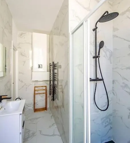 Elegant T2 Renove 4 Pers, Centre Nice, Climatise Appartement